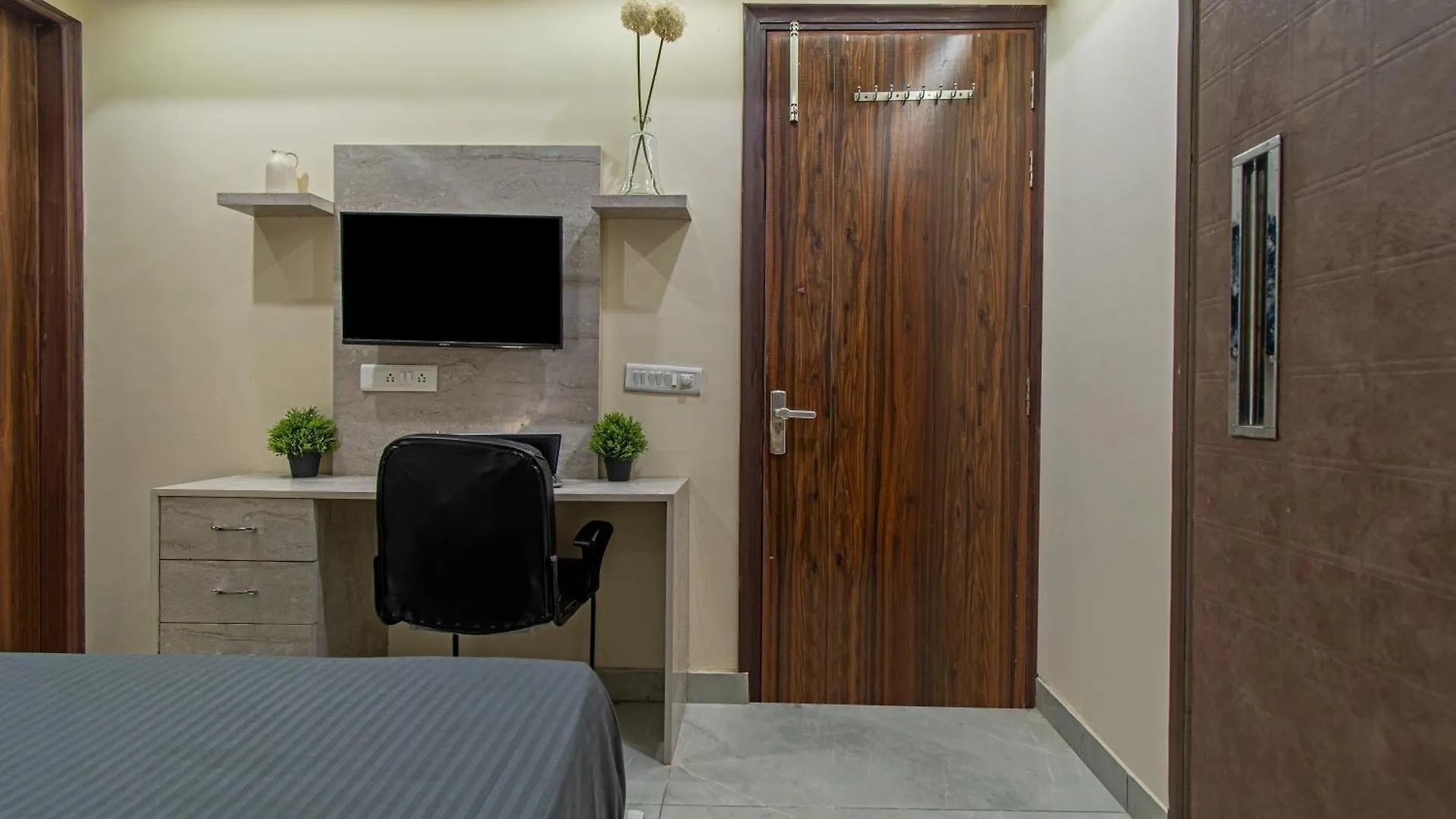 شقة Living Homes Serpens - Sector 51, Near Artemis Hospital, Sohna Road غورغاون