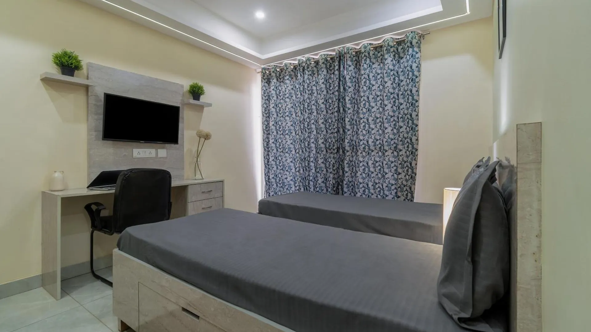 Living Homes Serpens - Sector 51, Near Artemis Hospital, Sohna Road غورغاون 0*,  الهند